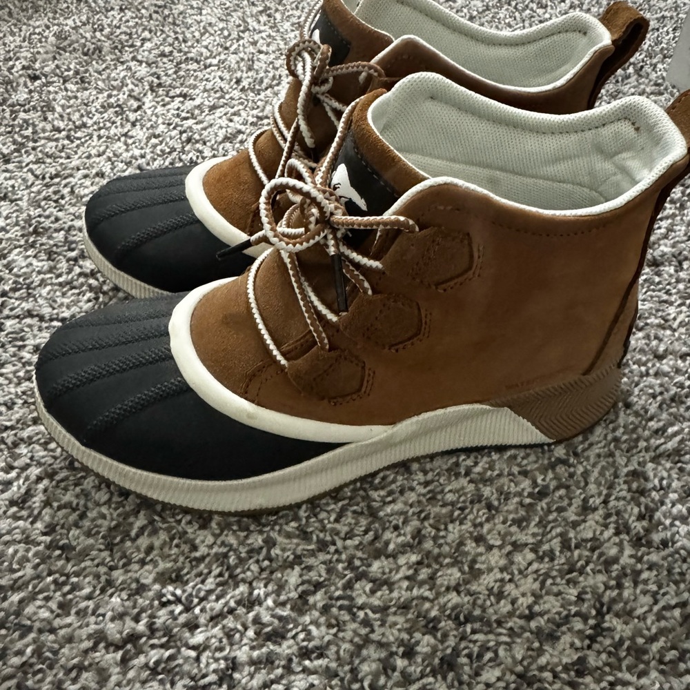 Sorel Women’s Out and About winter boots.